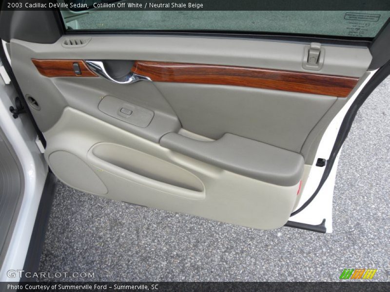 Cotillion Off White / Neutral Shale Beige 2003 Cadillac DeVille Sedan