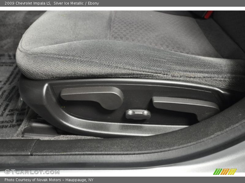 Silver Ice Metallic / Ebony 2009 Chevrolet Impala LS
