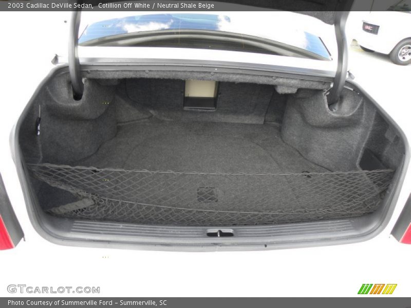  2003 DeVille Sedan Trunk
