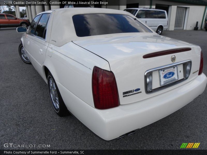 Cotillion Off White / Neutral Shale Beige 2003 Cadillac DeVille Sedan
