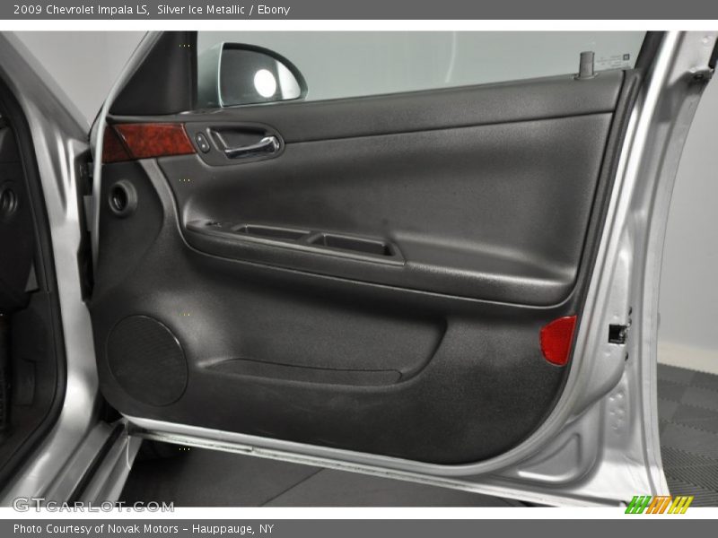 Silver Ice Metallic / Ebony 2009 Chevrolet Impala LS