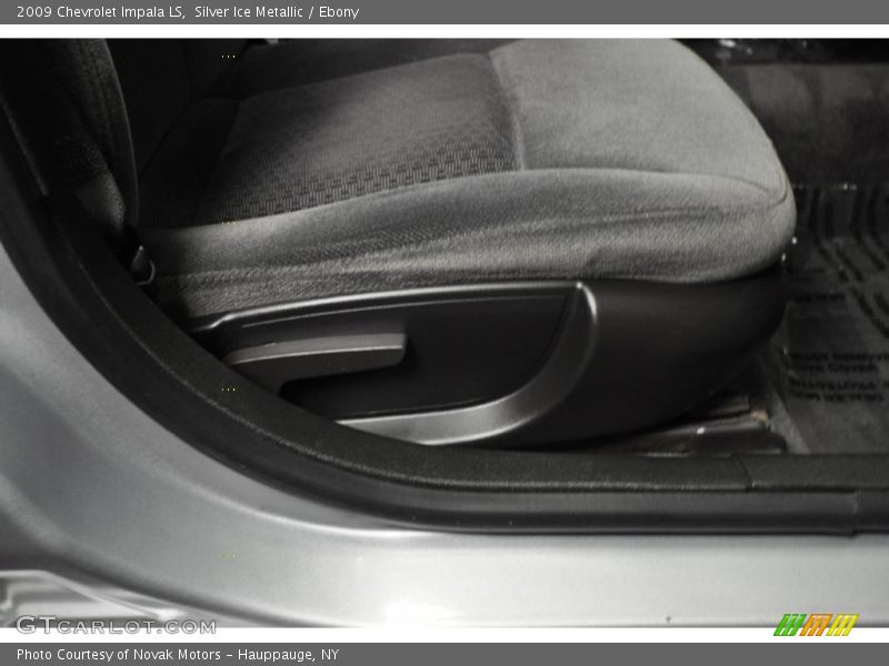 Silver Ice Metallic / Ebony 2009 Chevrolet Impala LS