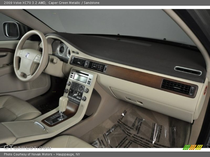 Caper Green Metallic / Sandstone 2009 Volvo XC70 3.2 AWD