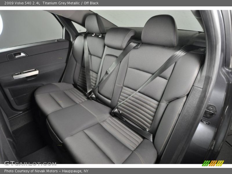 Rear Seat of 2009 S40 2.4i