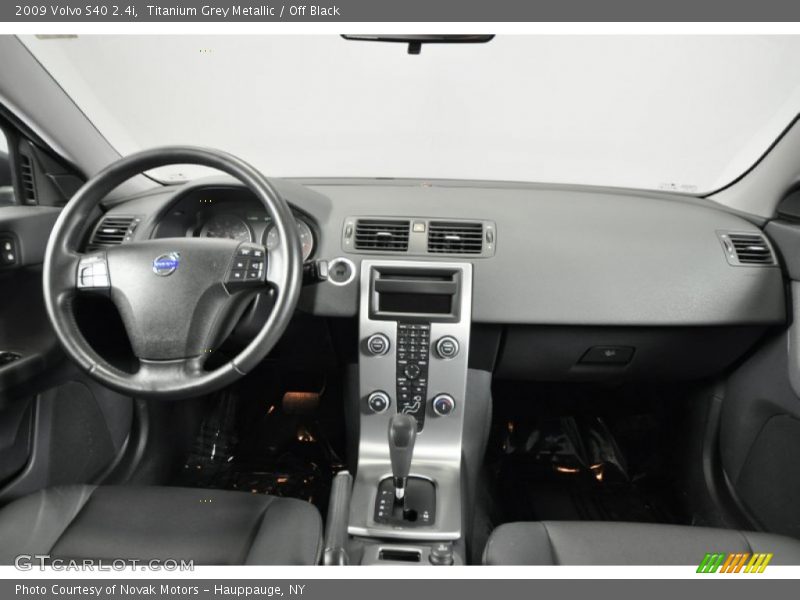 Titanium Grey Metallic / Off Black 2009 Volvo S40 2.4i