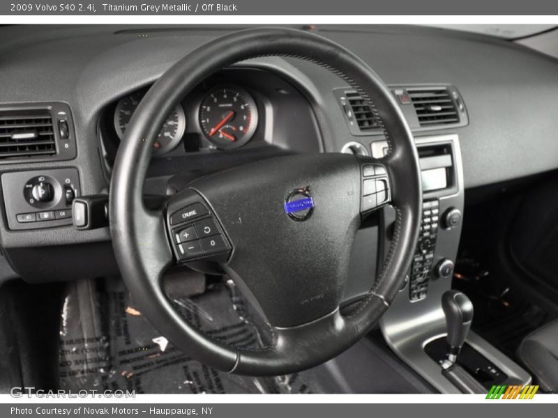  2009 S40 2.4i Steering Wheel