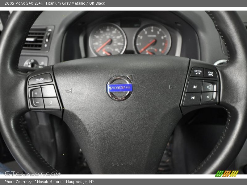 Titanium Grey Metallic / Off Black 2009 Volvo S40 2.4i