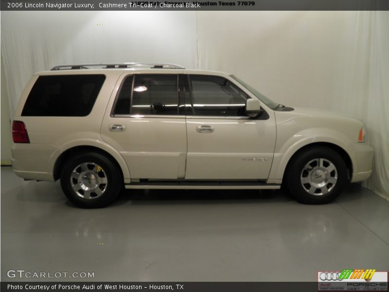 Cashmere Tri-Coat / Charcoal Black 2006 Lincoln Navigator Luxury