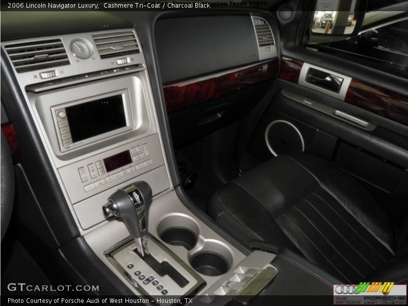 Cashmere Tri-Coat / Charcoal Black 2006 Lincoln Navigator Luxury