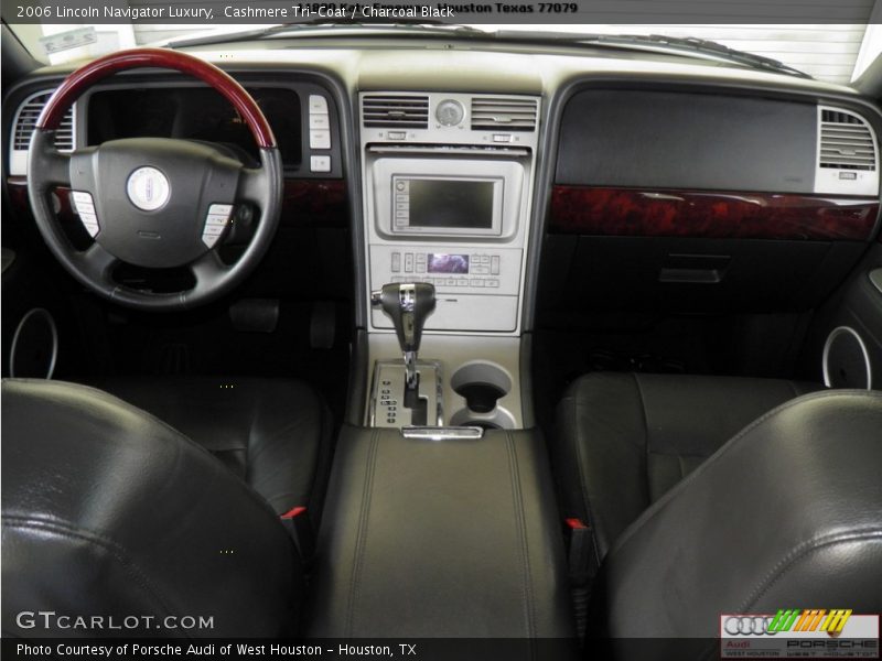 Cashmere Tri-Coat / Charcoal Black 2006 Lincoln Navigator Luxury