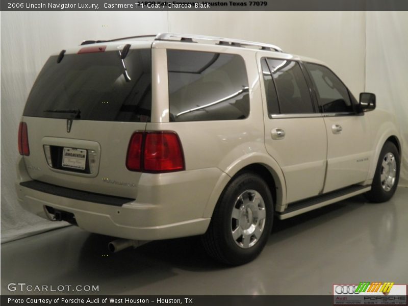 Cashmere Tri-Coat / Charcoal Black 2006 Lincoln Navigator Luxury
