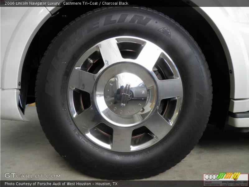 Cashmere Tri-Coat / Charcoal Black 2006 Lincoln Navigator Luxury