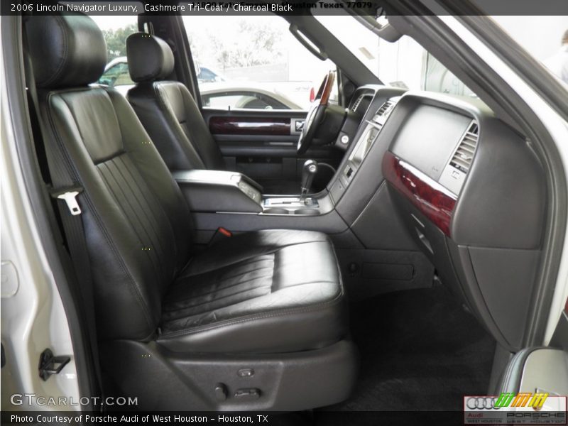 Cashmere Tri-Coat / Charcoal Black 2006 Lincoln Navigator Luxury