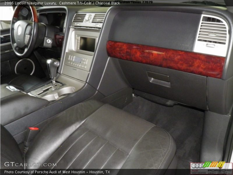 Cashmere Tri-Coat / Charcoal Black 2006 Lincoln Navigator Luxury
