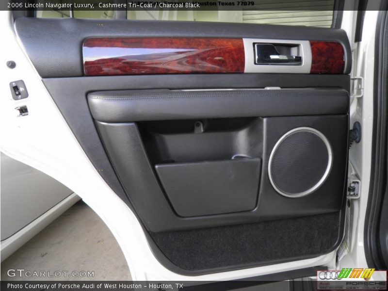 Cashmere Tri-Coat / Charcoal Black 2006 Lincoln Navigator Luxury