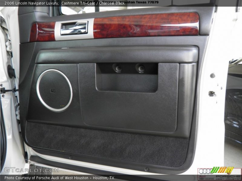 Cashmere Tri-Coat / Charcoal Black 2006 Lincoln Navigator Luxury