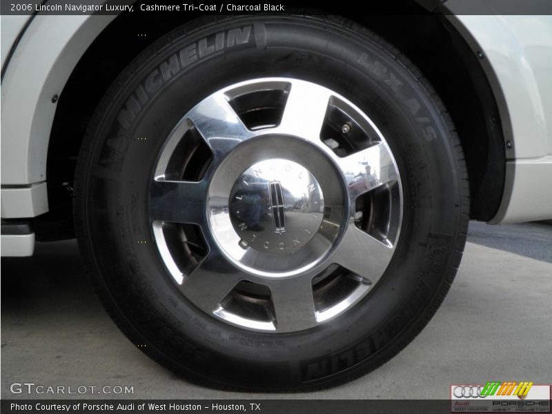 Cashmere Tri-Coat / Charcoal Black 2006 Lincoln Navigator Luxury