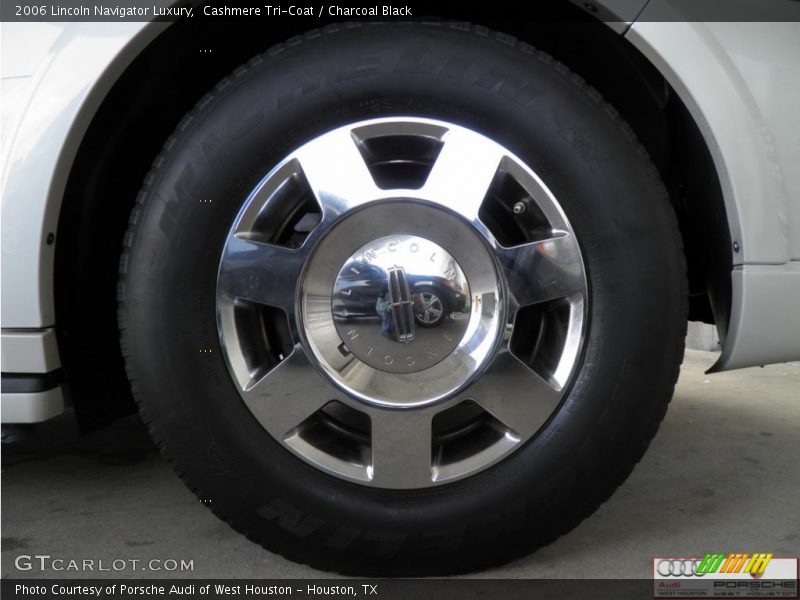 Cashmere Tri-Coat / Charcoal Black 2006 Lincoln Navigator Luxury