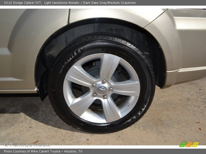 Light Sandstone Metallic / Dark Slate Gray/Medium Graystone 2010 Dodge Caliber SXT