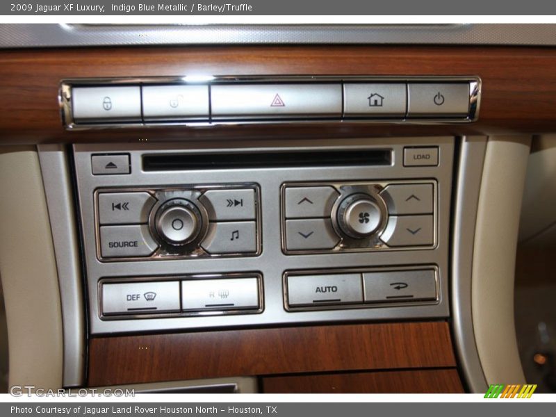 Controls of 2009 XF Luxury