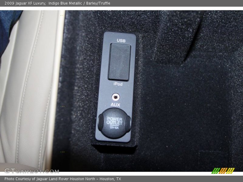 Indigo Blue Metallic / Barley/Truffle 2009 Jaguar XF Luxury