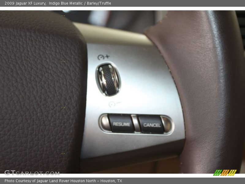 Controls of 2009 XF Luxury