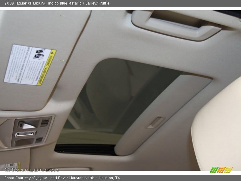 Indigo Blue Metallic / Barley/Truffle 2009 Jaguar XF Luxury