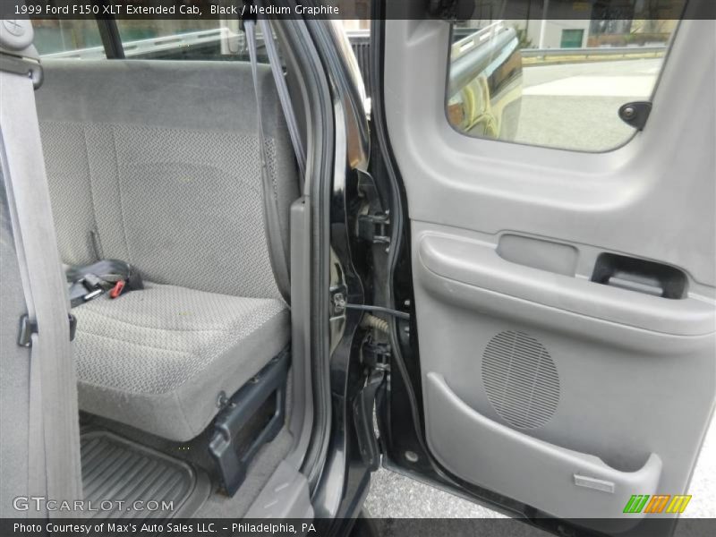 Black / Medium Graphite 1999 Ford F150 XLT Extended Cab