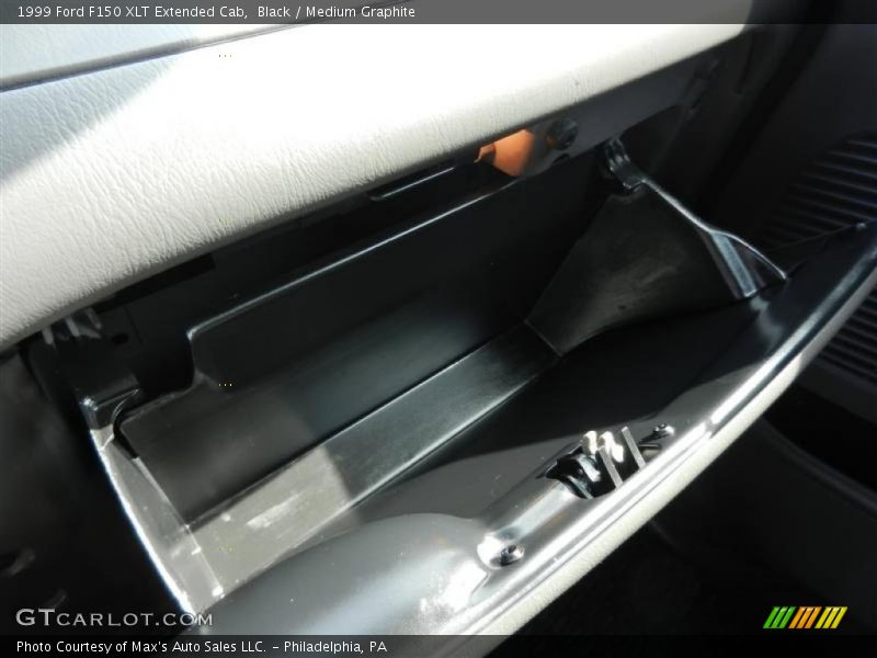 Black / Medium Graphite 1999 Ford F150 XLT Extended Cab