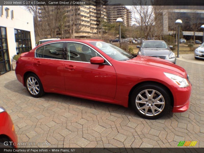  2009 G 37 x S Sedan Garnet Ember