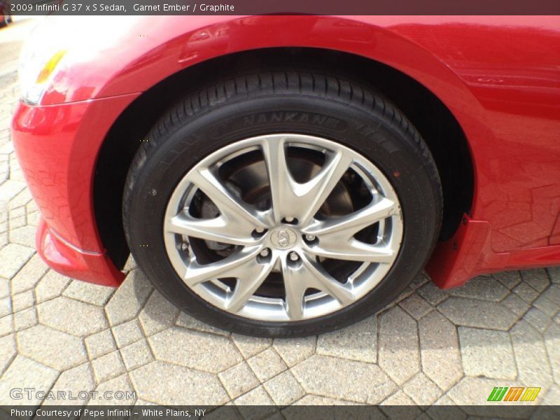  2009 G 37 x S Sedan Wheel
