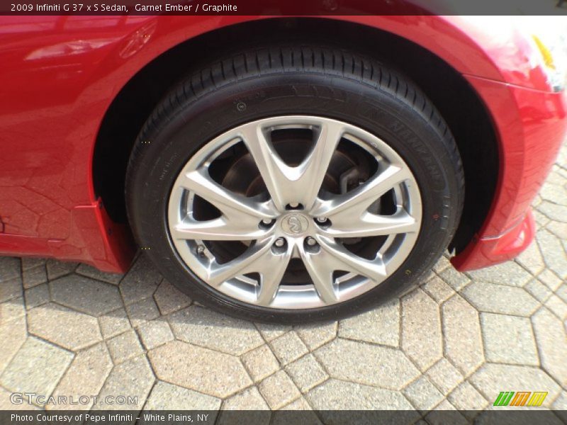  2009 G 37 x S Sedan Wheel