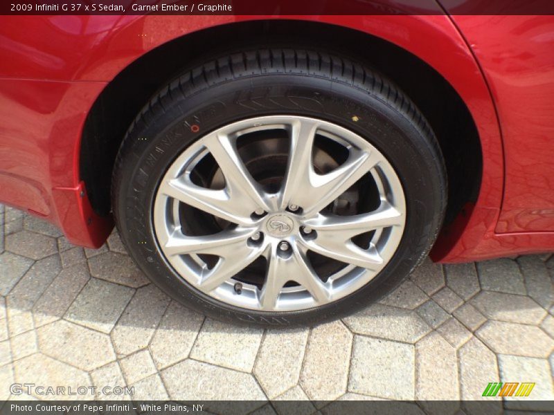  2009 G 37 x S Sedan Wheel