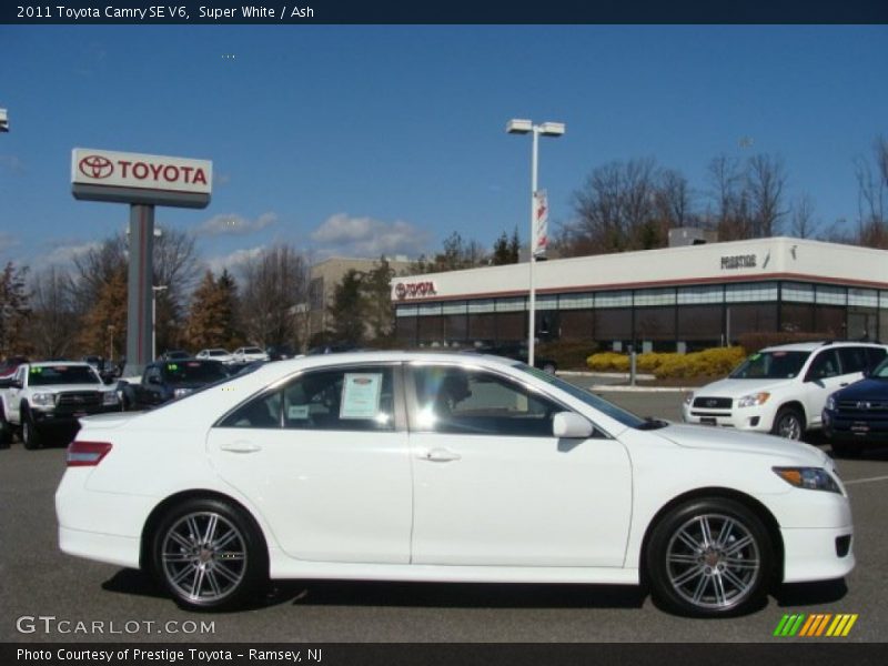 Super White / Ash 2011 Toyota Camry SE V6