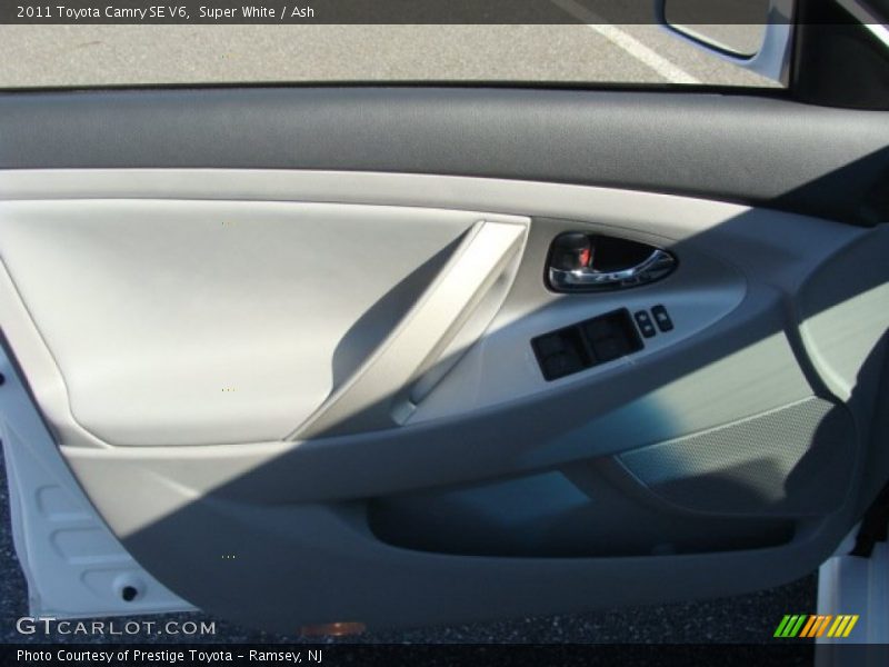 Super White / Ash 2011 Toyota Camry SE V6