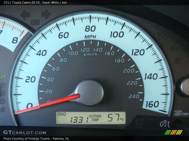 Super White / Ash 2011 Toyota Camry SE V6