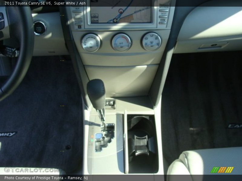 Super White / Ash 2011 Toyota Camry SE V6