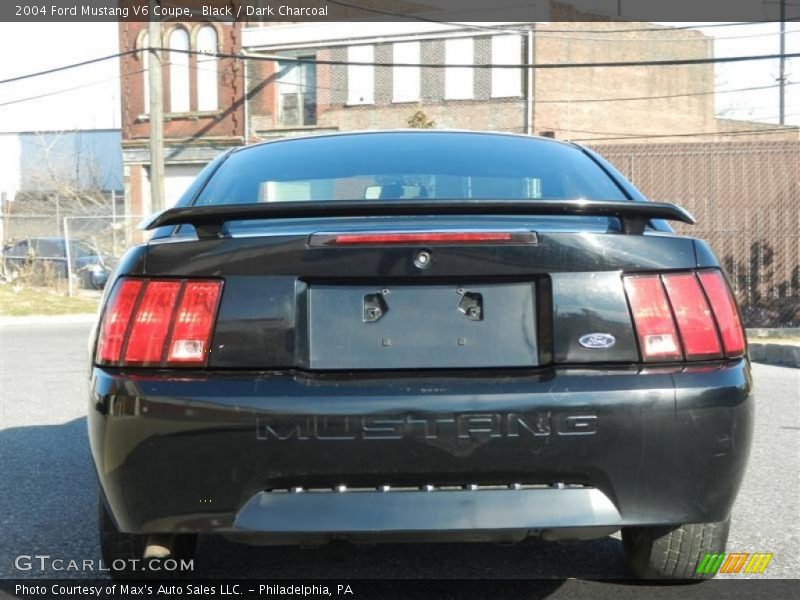 Black / Dark Charcoal 2004 Ford Mustang V6 Coupe