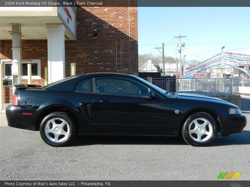 Black / Dark Charcoal 2004 Ford Mustang V6 Coupe