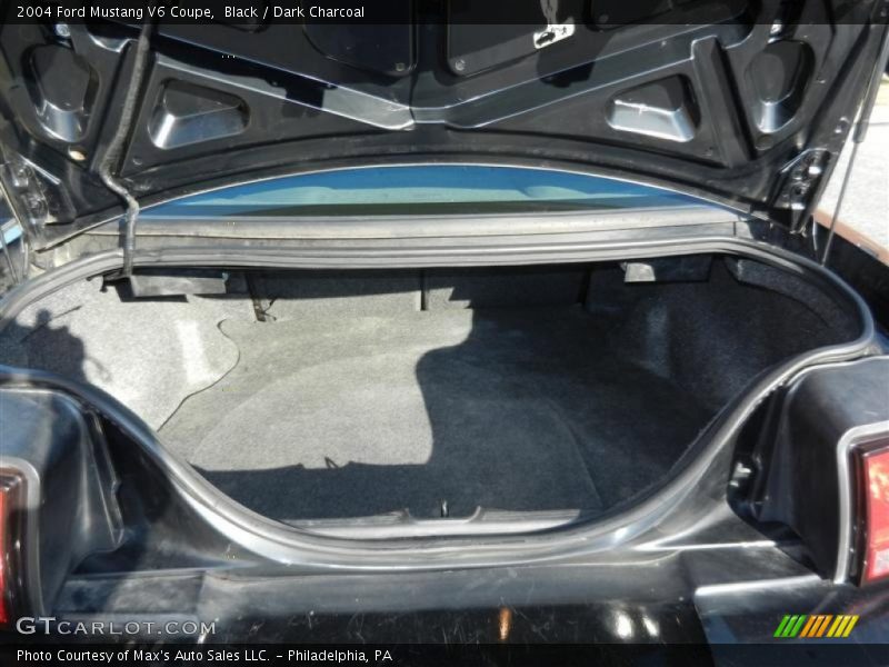 Black / Dark Charcoal 2004 Ford Mustang V6 Coupe