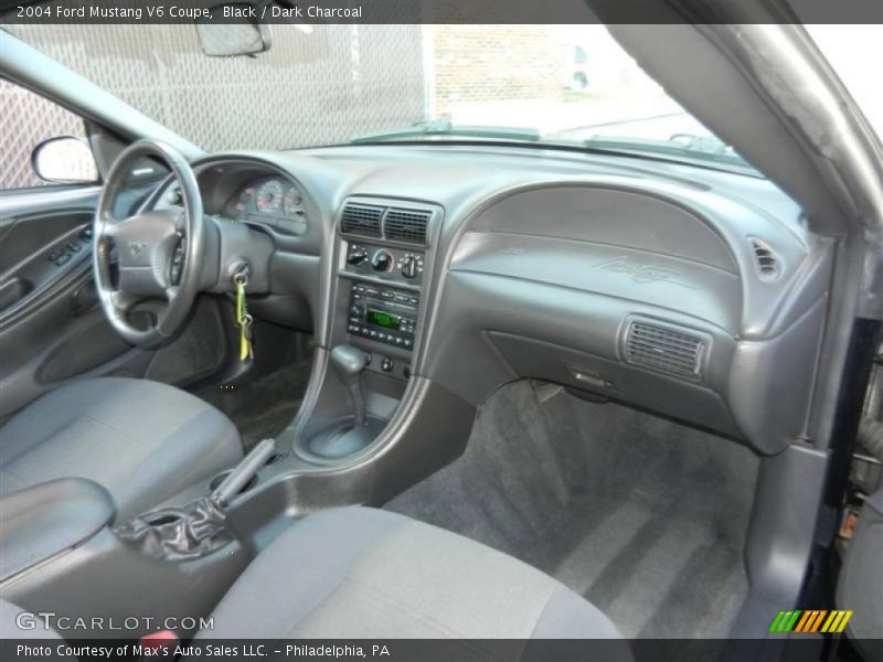 Black / Dark Charcoal 2004 Ford Mustang V6 Coupe