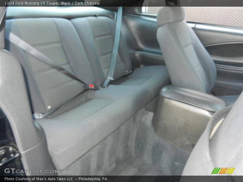 Black / Dark Charcoal 2004 Ford Mustang V6 Coupe