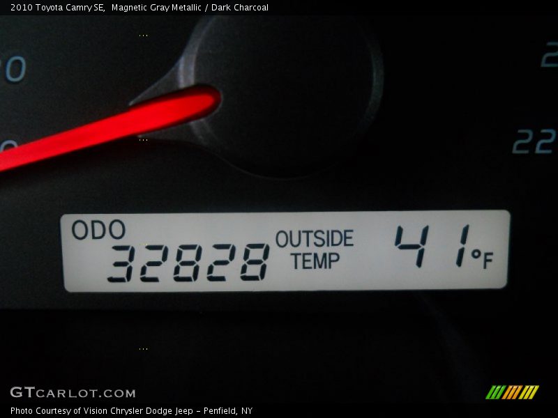 Magnetic Gray Metallic / Dark Charcoal 2010 Toyota Camry SE