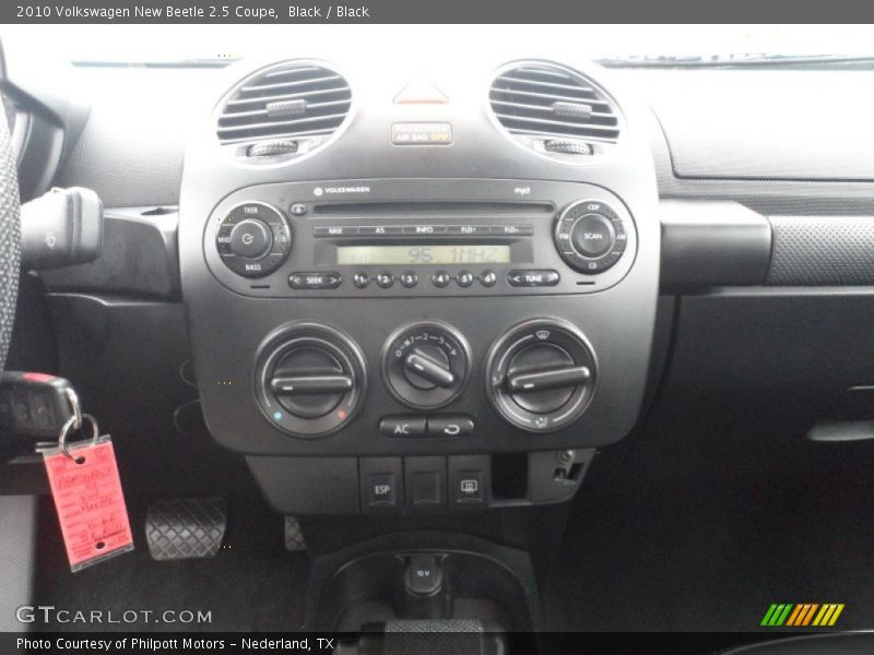 Black / Black 2010 Volkswagen New Beetle 2.5 Coupe