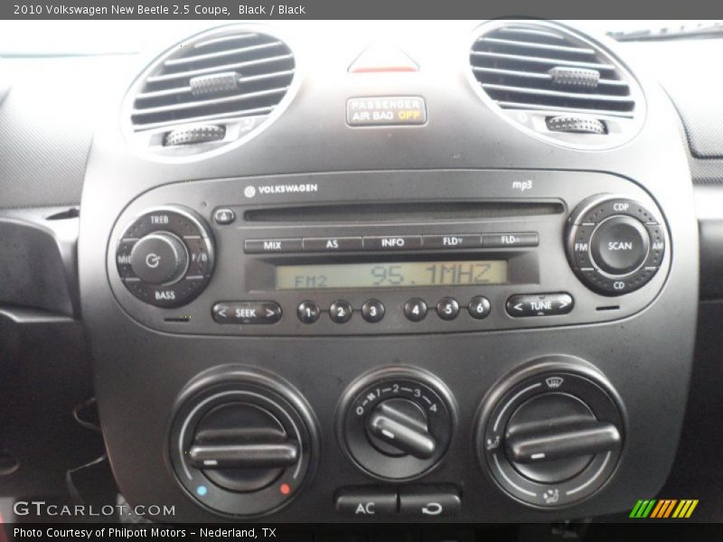 Black / Black 2010 Volkswagen New Beetle 2.5 Coupe