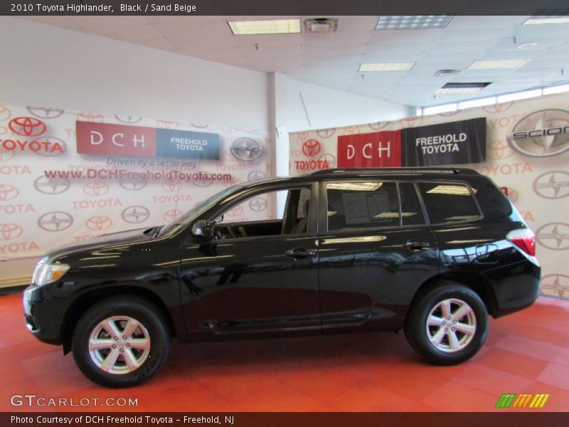 Black / Sand Beige 2010 Toyota Highlander