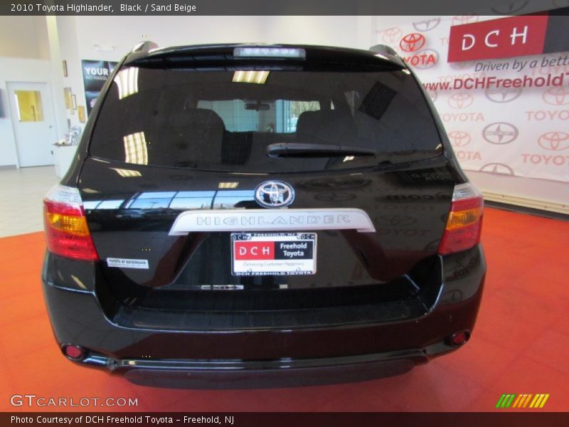 Black / Sand Beige 2010 Toyota Highlander