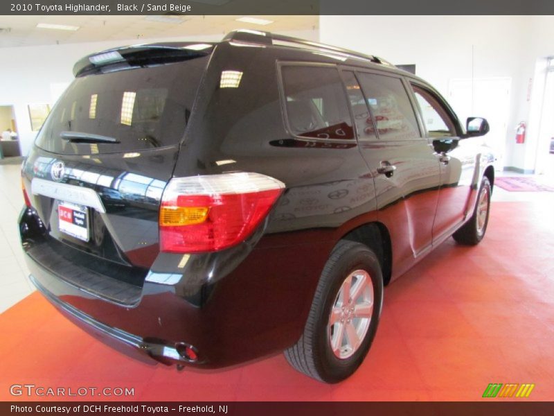 Black / Sand Beige 2010 Toyota Highlander