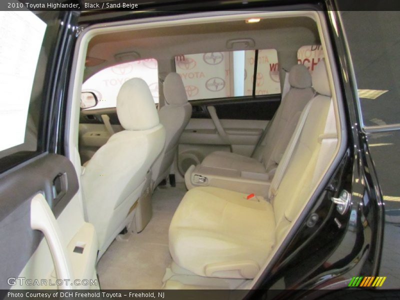 Black / Sand Beige 2010 Toyota Highlander
