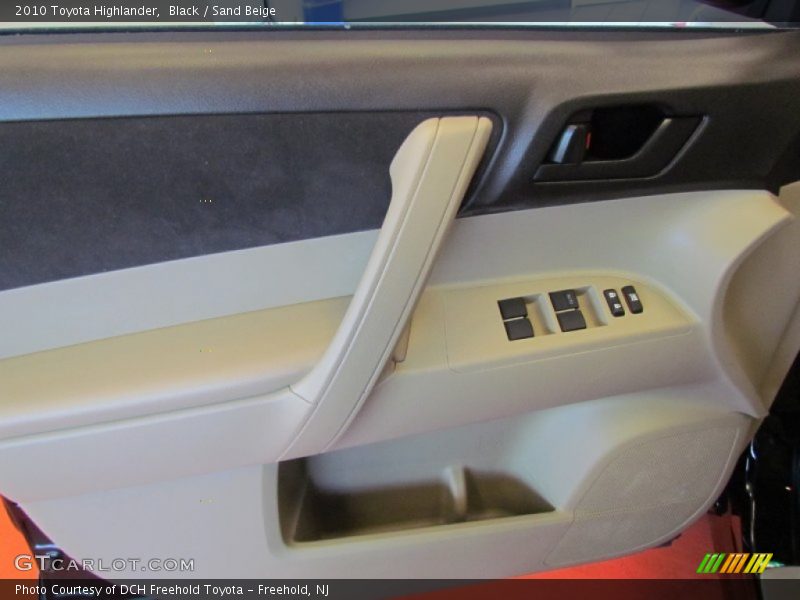 Black / Sand Beige 2010 Toyota Highlander